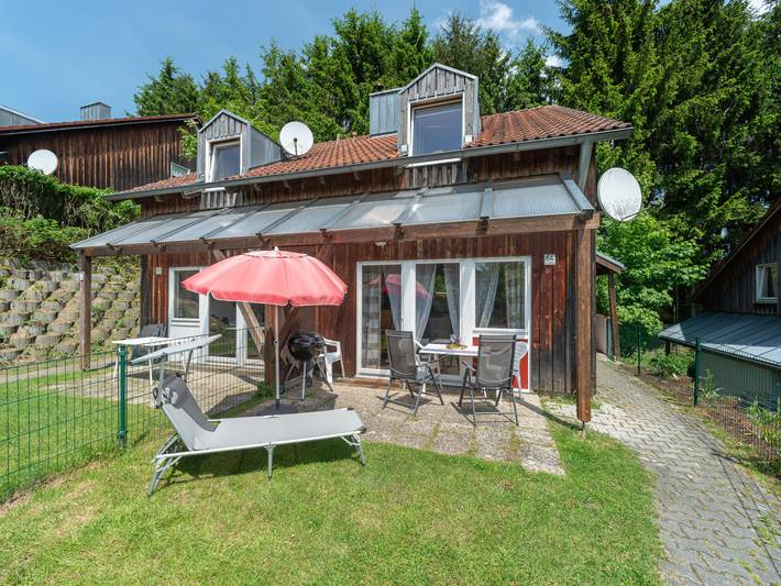 Ferienhaus für 6 Personen, mit Terrasse und Garten in Zandt
