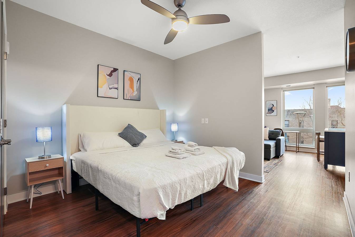 Entire apartment, Cozysuites in Marquee Studio King with pool gym in Minneapolis, Twin Cities