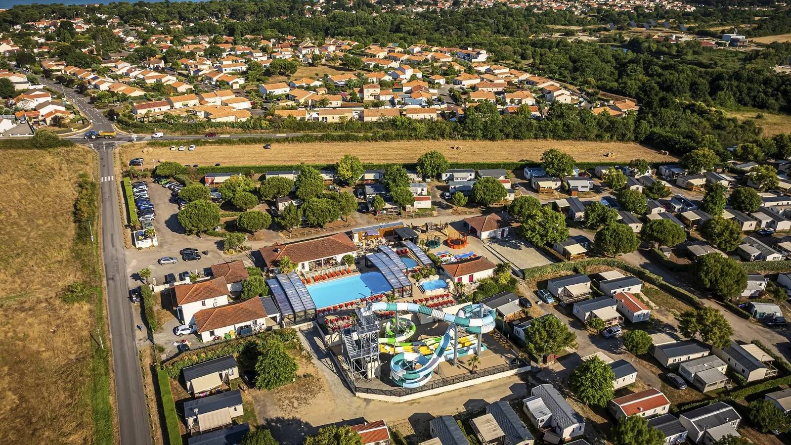 Mobil-home 3 pièces 4/6 personnes + Tv in Saint-Michel-Chef-Chef, Côte de Jade