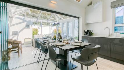 Holiday Home for 9 People in Rhosneigr, Isle of Anglesey, Photo 3