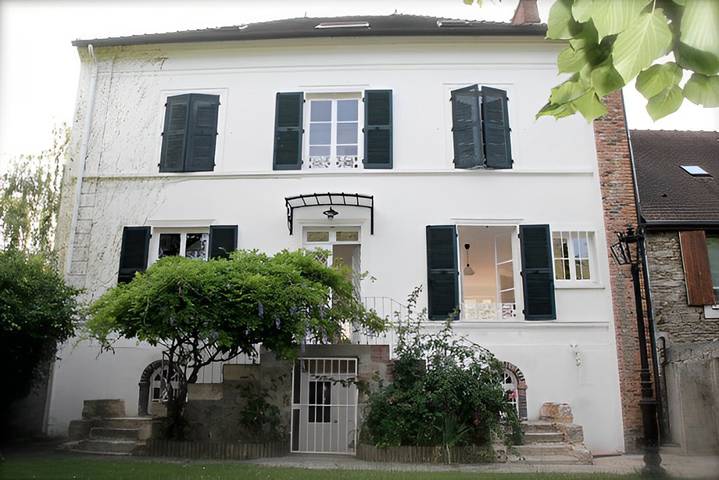 Gîte pour 15 personnes, avec jardin ainsi que terrasse et piscine dans Essonne - 2