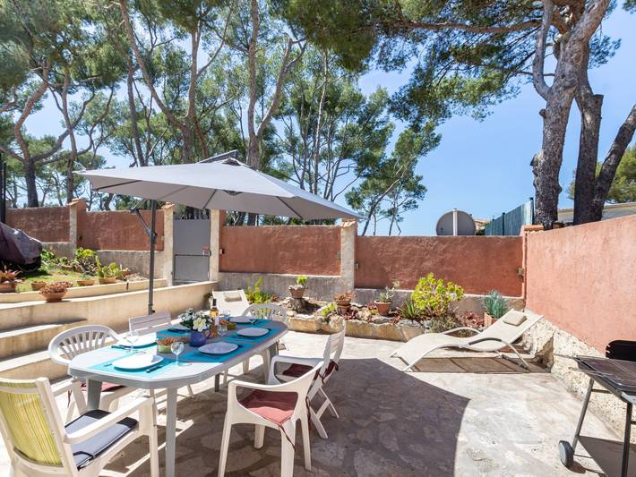 Gîte pour 6 personnes, avec jardin et terrasse à Saint-Cyr-sur-Mer - 2
