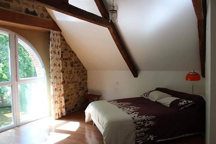 Les Sirènes, character gîte with swimming pool, 20 minutes from the coast in Lamballe, Cotes-d'Armor
