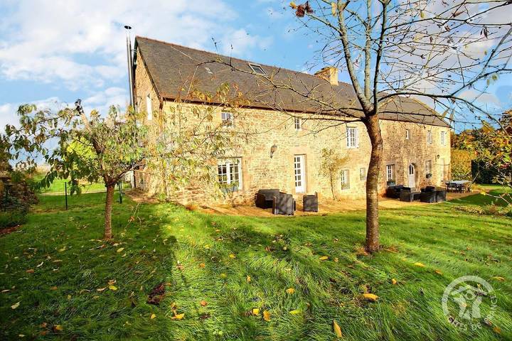 Gîte pour 4 personnes, avec jardin à Corseul - 2