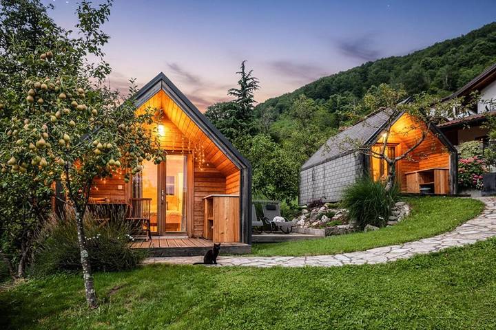 Gîte pour 2 personnes, avec vue et terrasse ainsi que sauna et jardin à Kobarid