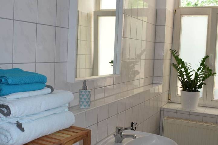 Ganze Wohnung, Ferienwohnung, zentrumsnah und ruhig gelegen am Auenwald in Leipzig-Süd, Leipzig