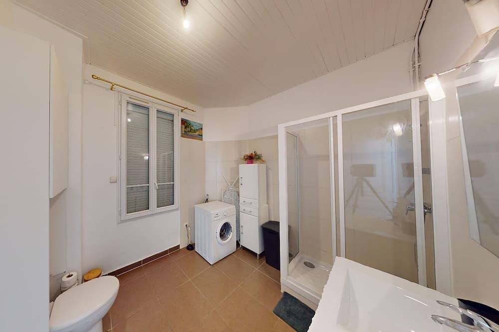 Apartamento entero, Acogedor Apartamento con Encanto Parisino y Diversión en Disneyland in Le Perreux-sur-Marne, Valle del Marne