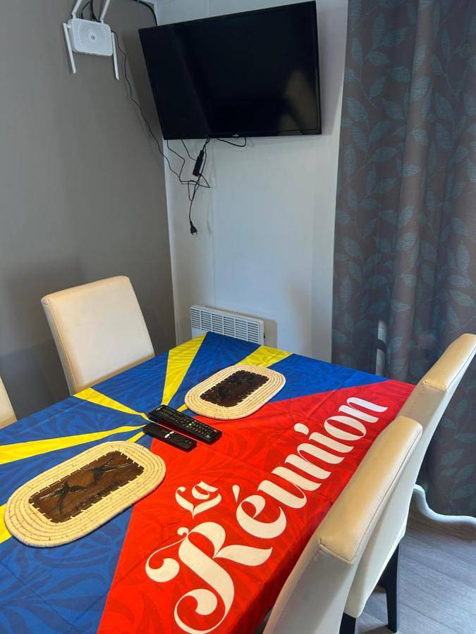 Location de vacances pour 6 personnes, avec jardin à Ducey - 4