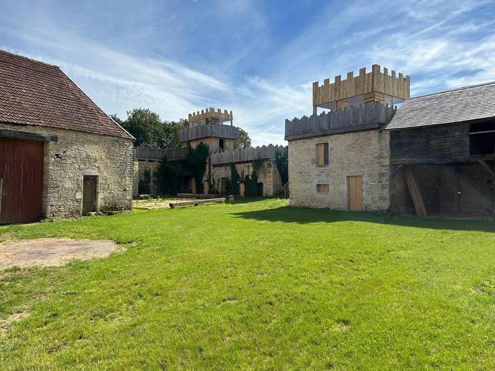 Location de vacances pour 10 personnes, avec jardin ainsi que terrasse et vue à Ampilly-le-Sec - 2