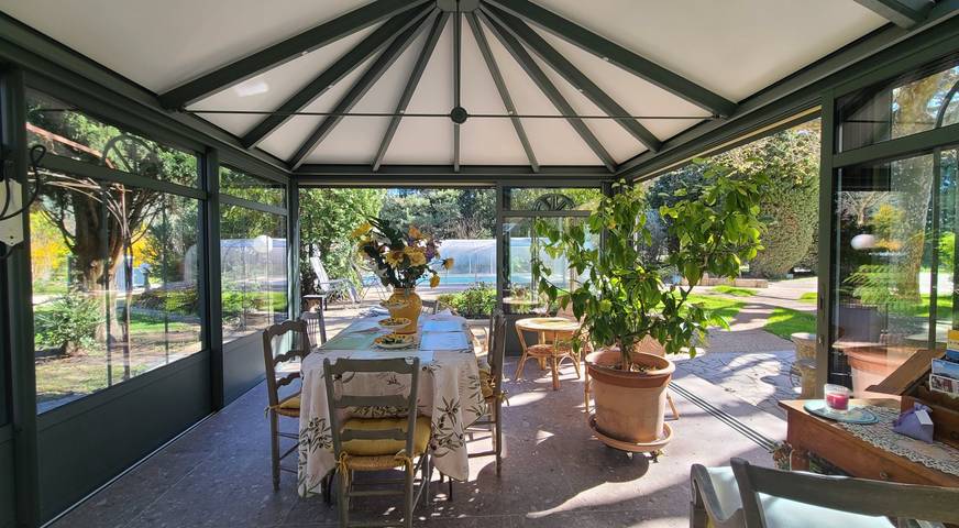 Gîte pour 4 personnes, avec jardin ainsi que piscine et terrasse à Le Thor - 3