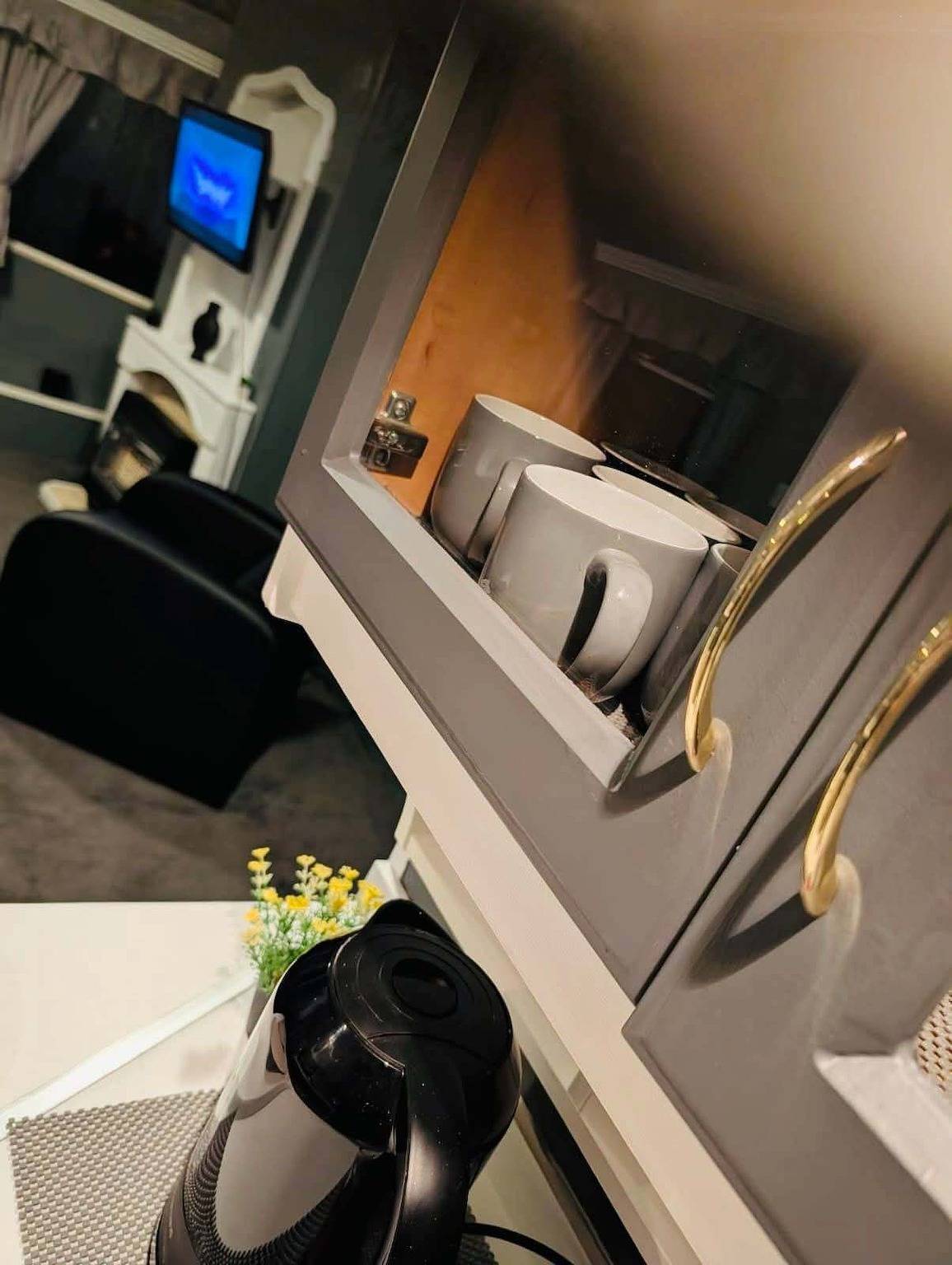 6-Bed Seaside Caravan, Free Wifi, Pets Welcome in Skegness, Lincolnshire