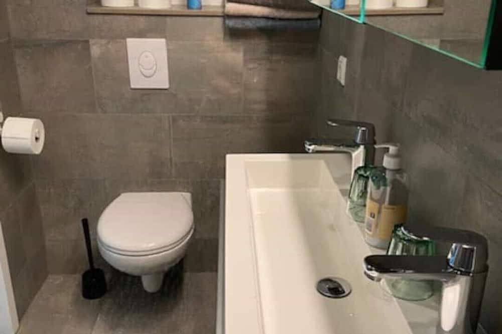 Apartamento entero, Beautiful fully private stay, terrace garden side, 1 stop city centre in Amsterdam-Noord, Costa Holandesa