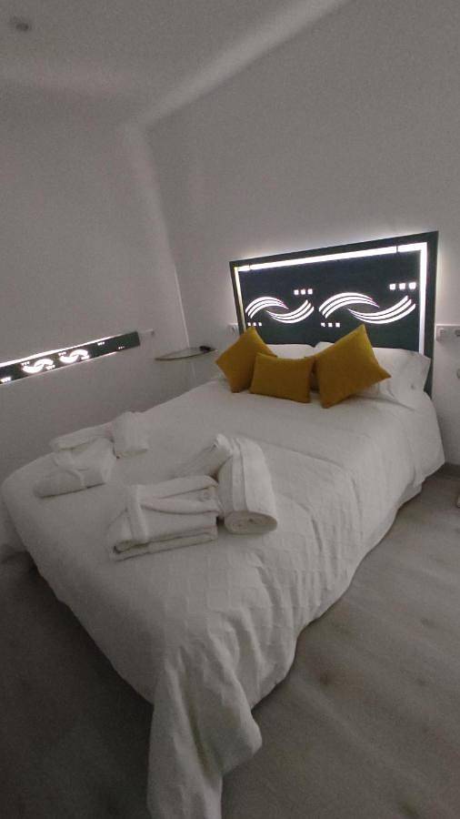 Casa rural para 6 personas, con vistas y balcón en Tentudía - 2