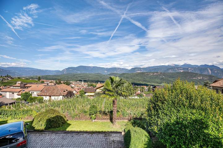 Appartement entier, Appartement 'Annenhof Schwalbenglück' avec vue sur les montagnes, terrasse partagée et Wi-Fi in Kalterer See, Caldaro sulla Strada del Vino