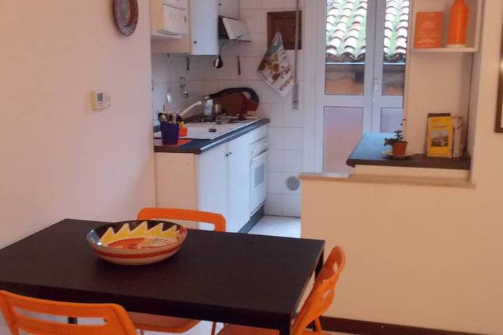 Vacation rental for 3 people, with balcony in Bologna