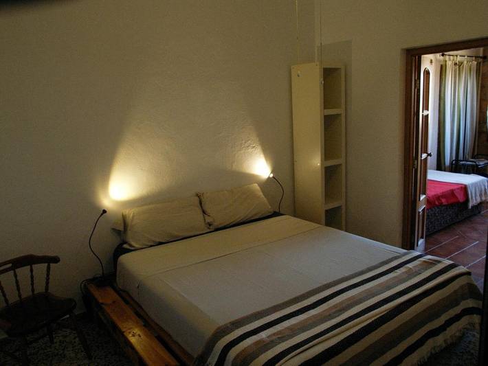 Casa rural con piscina para 5 personas, con vistas además de jardín y piscina en Sierra de Montánchez - 3