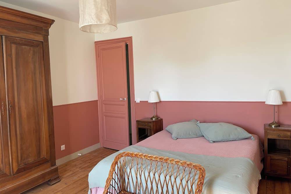 Villa Turquoise à 5 min à pied de la plage et du marché. 14 personnes. Piscine in Soulac-sur-Mer, Région de Lesparre-Médoc
