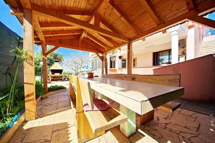 Ferienwohnung für 4 Personen, mit Terrasse und Garten in Vrsi