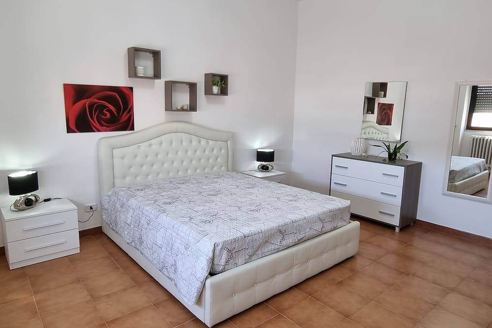 Apartamento entero, Apartment in porto cesareo in the center and a few steps from the sea in Porto Cesareo, Golfo de Tarento