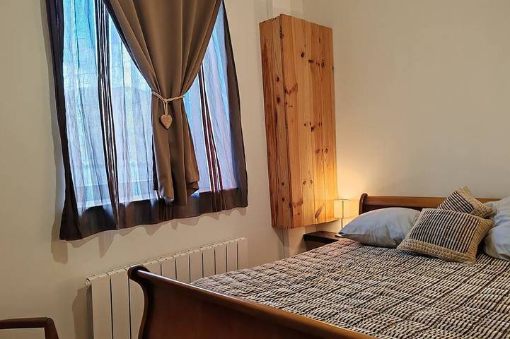 Gîte pour 5 personnes, avec balcon et jardin, animaux acceptés à Mandailles-Saint-Julien - 4