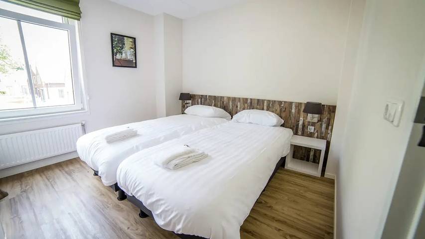 Vacation rental for 12 people, with pool and yard as well as sauna and hot tub, with pets in Maastricht