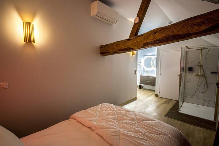 Bed and Breakfast „Grenier Vin 1 – Grange Arthuis“ mit Wlan und Klimaanlage in Lavau, Loire-Tal
