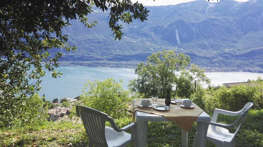 Ferienhaus für 2 Personen, mit Seeblick und Garten sowie Ausblick, mit Haustier in Gardasee-Lombardei - 3