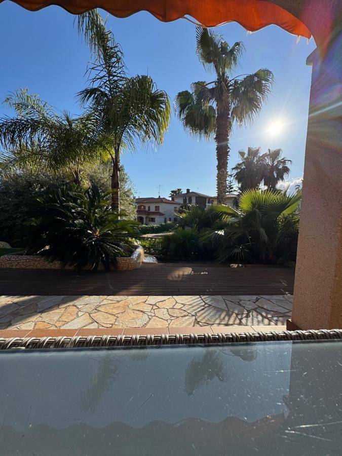 Casa rural para 10 personas, con jardín además de vistas y piscina, Se admiten mascotas en Bajo Penedés - 2