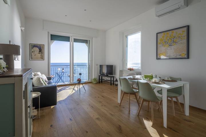 Appartamento intero, La Casa di Martina, Amazing Seaview - La Casa di Martina in Ponente (Genova), Genoa