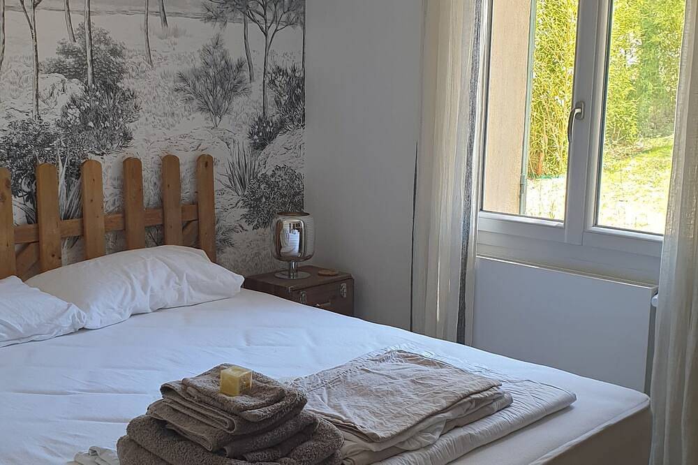 Villa with heated pool facing the Sainte Victoire in Rousset, Région d'Aix-en-Provence