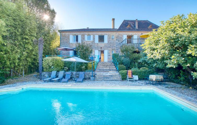 Location de vacances pour 6 personnes, avec piscine ainsi que terrasse et jardin à Marnac - 2