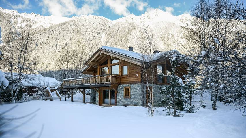 Chalet pour 10 personnes, avec Balcon et Jacuzzi ainsi que Terrasse et Jardin à Chamonix-Mont-Blanc