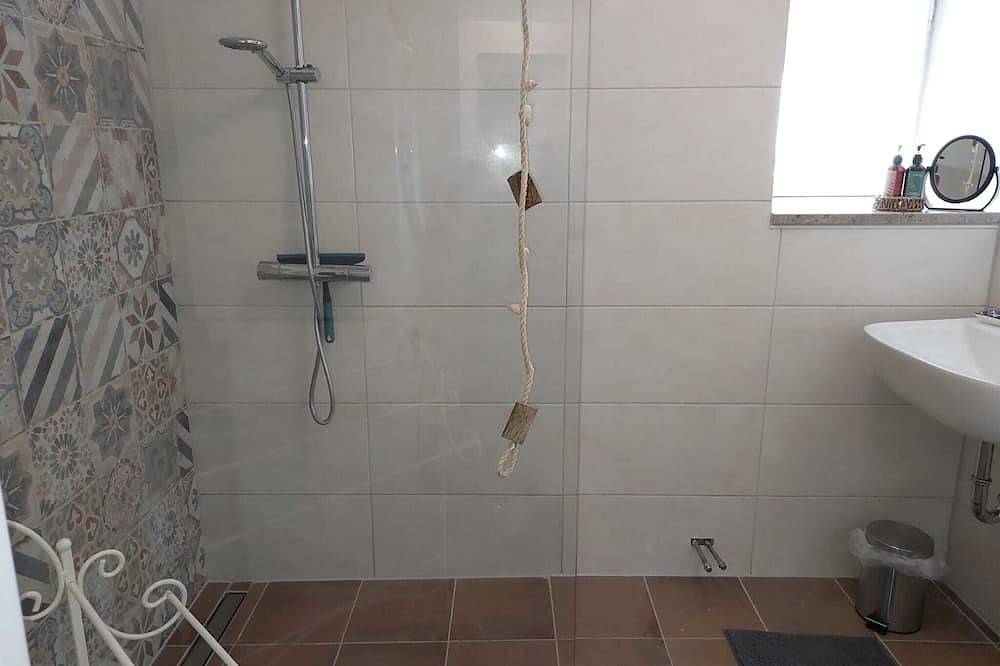Ganze Wohnung, Schöne Ferienwohnung (90qm) mit Beamer und Schwedenofen in Wallenfels, Frankenwald