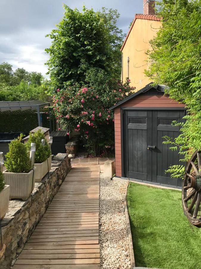 Location de vacances pour 6 personnes, avec jardin et jacuzzi dans Saint-Gervazy