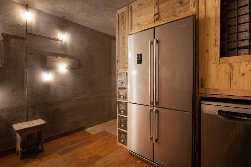Chalet Montecucco with lake view and jacuzzi in Gardone Riviera, Prealpi Gardesane