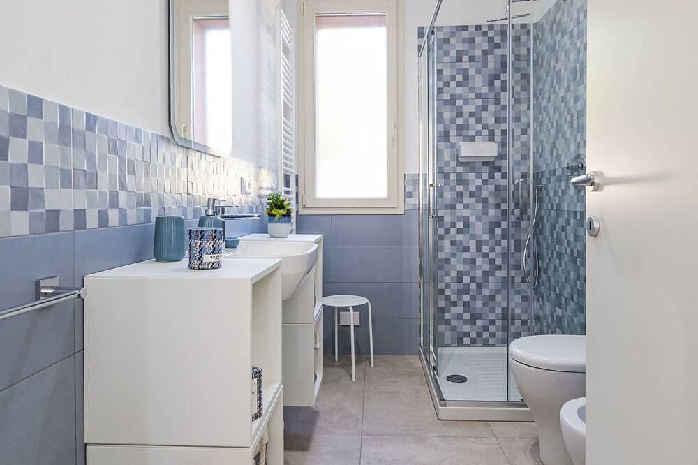Entire apartment, Nice apartment for 6 people with private pool, Wifi, A/C, Tv, terrace and pets allowed in Cecina, Etruscan Coast