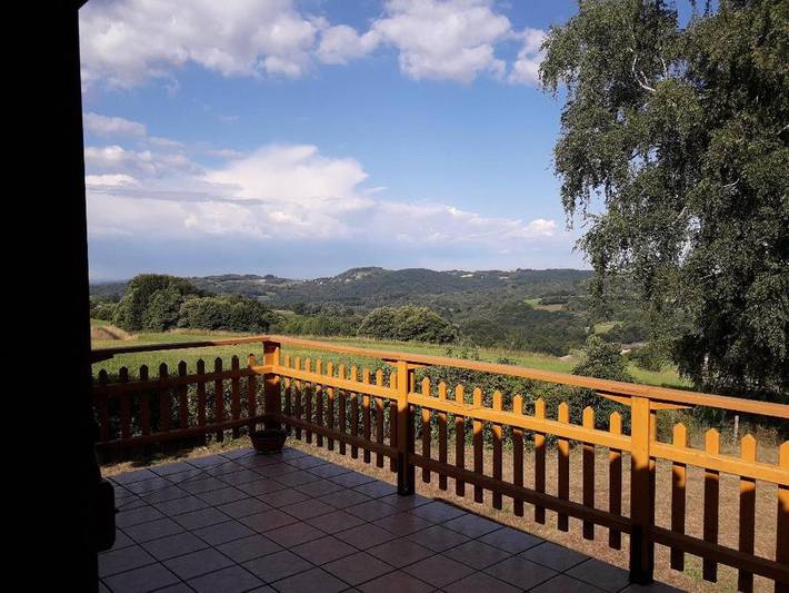 Location de vacances pour 8 personnes, avec vue ainsi que jardin et terrasse, animaux acceptés à Sainte-Colombe (Lot) - 4