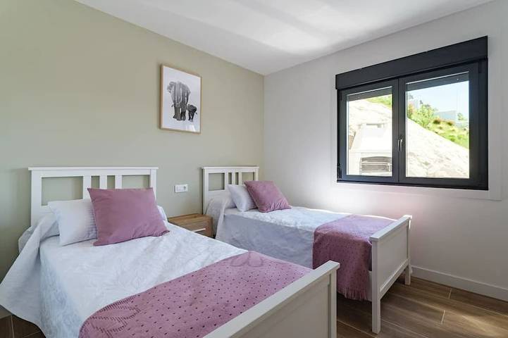 Entire apartment, Veiga da Fraga Apartments ( B ) 5 minutes from the beach by car! in Poio, Pontevedra Province