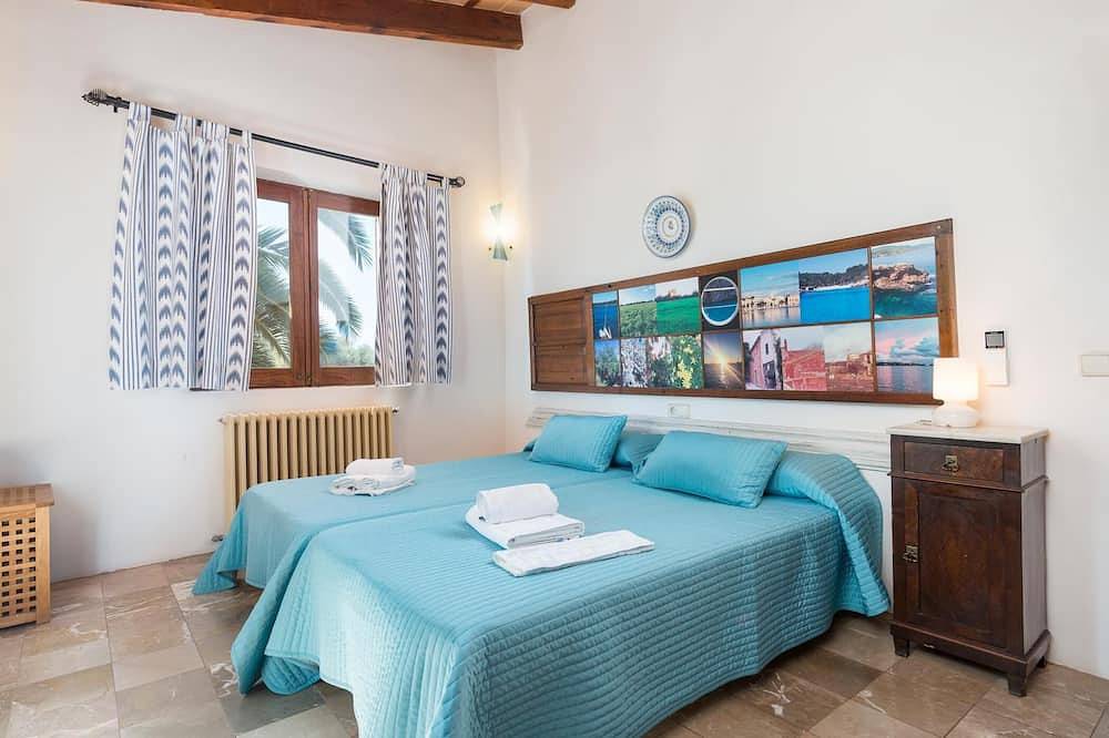 Villa Rural Can Rito for 16 people, 15 minutes from the beach in Felanitx, South Majorca