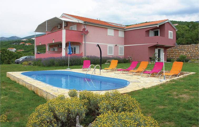 Ganze Ferienwohnung, Reizendes Apartment in Klenovica mit Pool, Terrasse und in Küstennähe in Klenovica, Primorje-Gorski Kotar