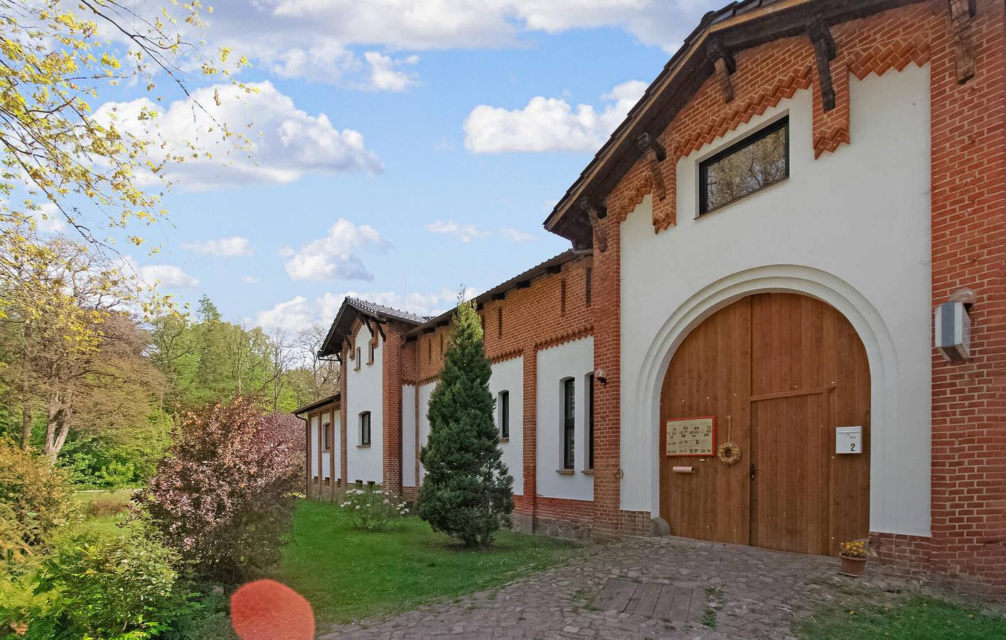 Ganze Ferienwohnung, Gemütliche Wohnung mit Parkplatz, TV & Soundsystem, 1km nach Kuchelmiß in Kuchelmiß, Mecklenburgische Seenplatte