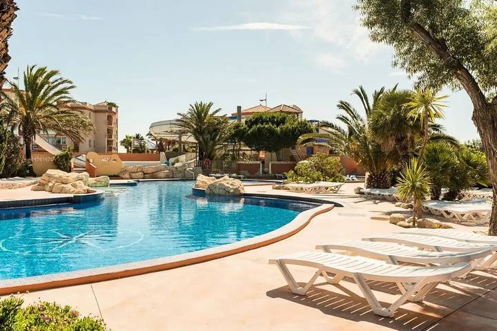 Camping pour 6 personnes, avec Terrasse ainsi que Jardin et Piscine à Canet-en-Roussillon