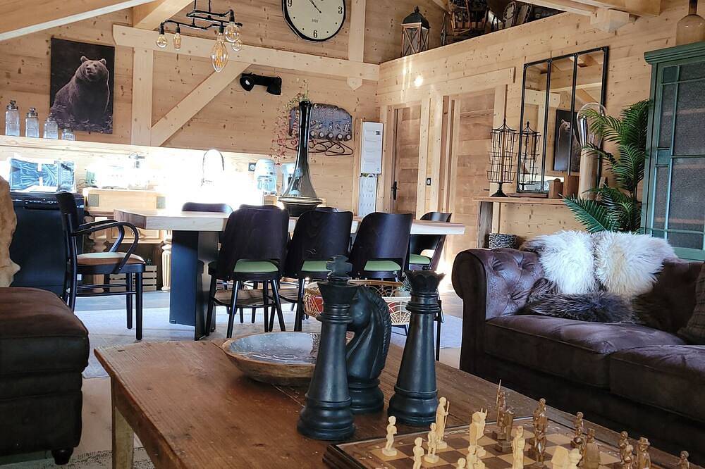 Apartamento entero, Gite in Residential Chalet :Ski/Mountain/Discovery Haute Savoie /6 pers in Marignier, Region Bonneville