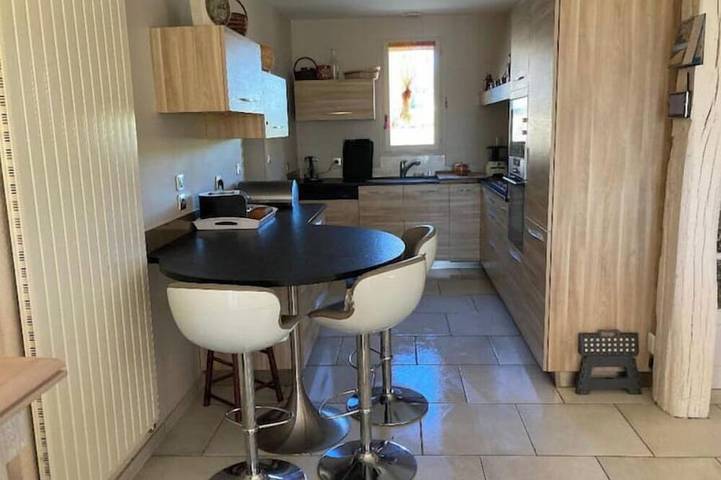 Gîte pour 12 personnes, avec jardin à Issigeac