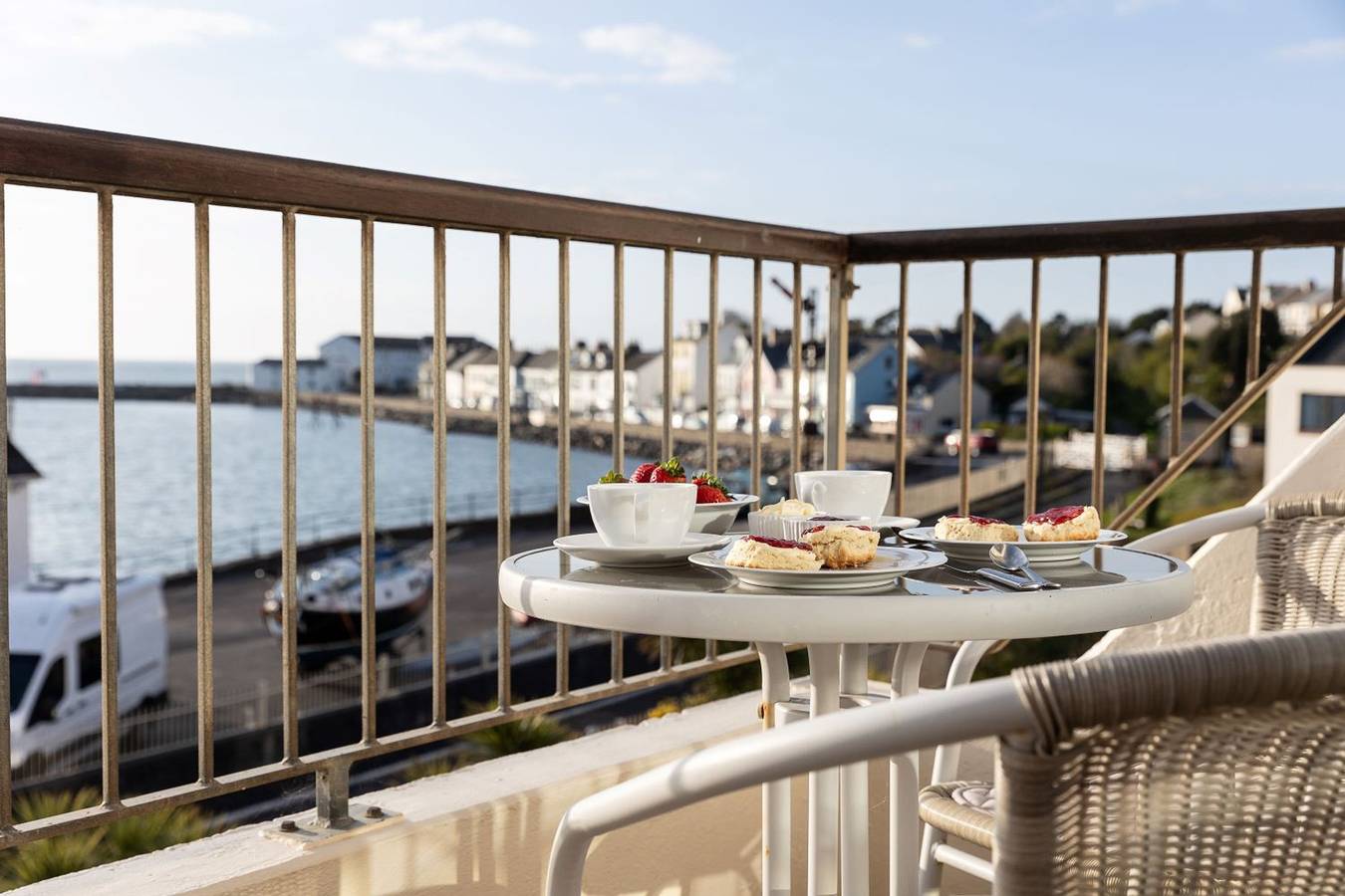 Entire apartment, A charming 2 bed apartment overlooking the estuary in Instow, Devon