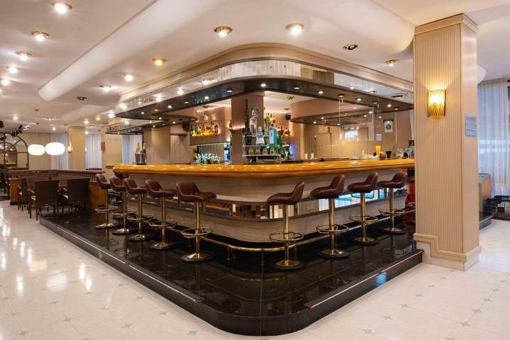 Hôtel pour 2 personnes, avec sauna ainsi que jardin et piscine à Peguera - 4