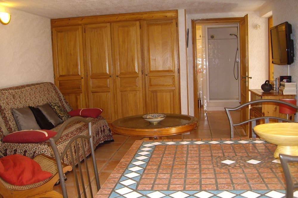 Comfortable rental type f2 in the heart of the vineyard with swimming pool in Patrimonio, Calvi region