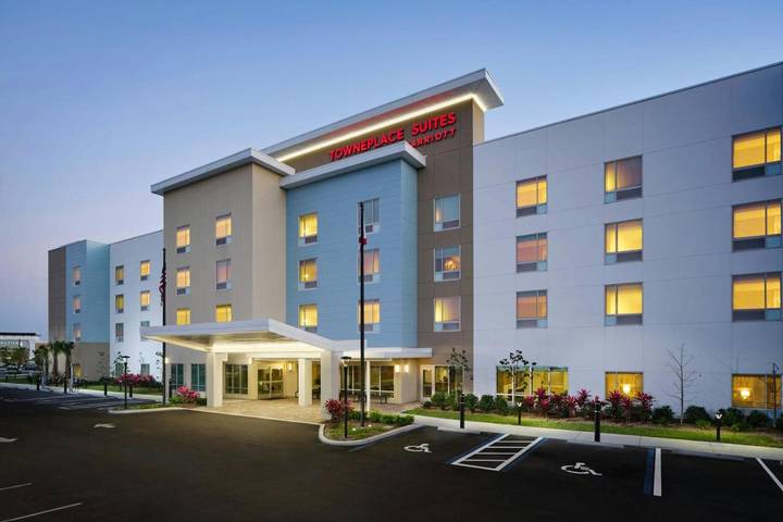 Hotel para 4 personas, con piscina - 1