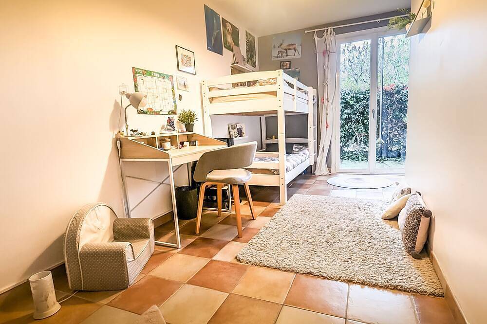 Spacious villa at the foot of the chartreuse 12p. 5 bedrooms, pool. mountain view in Saint-Nazaire-les-Eymes, Isère