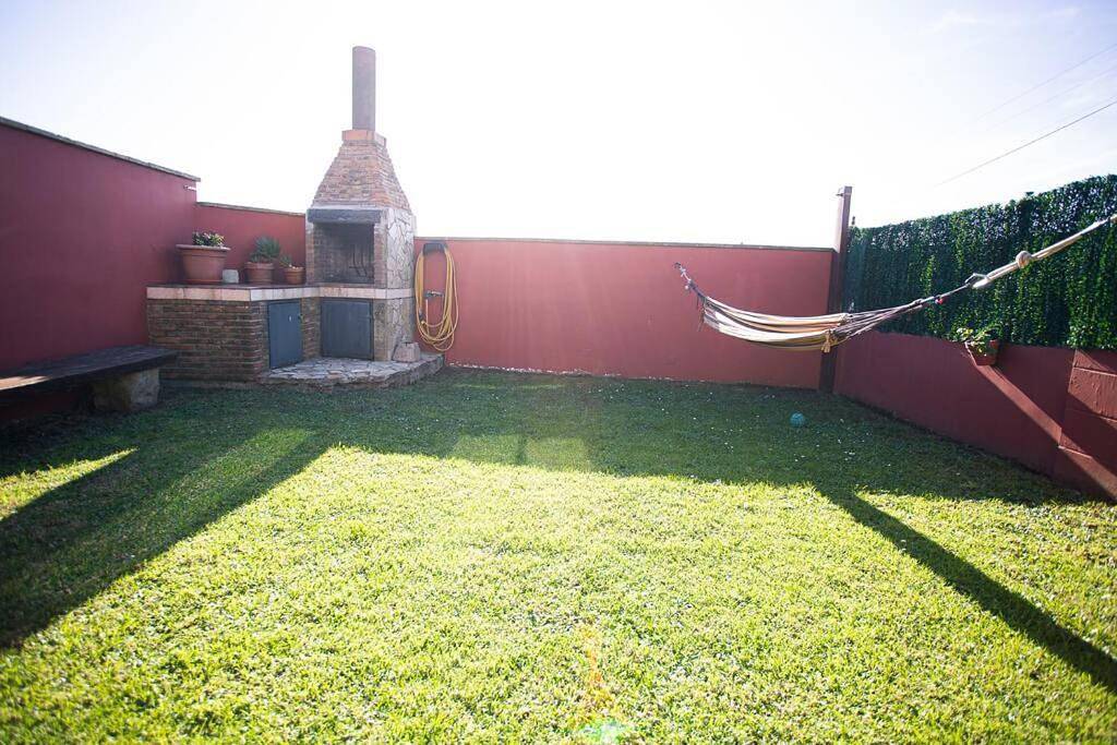 Casa independiente con chimena, jardín y barbacoa in Santander, Kantabryjskie Wybrzeża